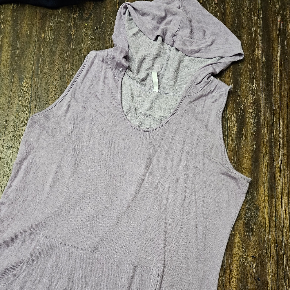 Piphany tank with hood